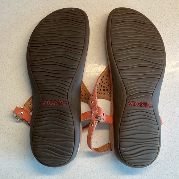 Sz6.5-7 (EU 37.5) Vionic Kirra Backstrap Suede Triangular Thong Coral perf EUC - Picture 7 of 9